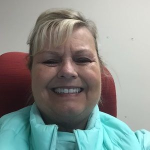 Meet your Posher, Debbie